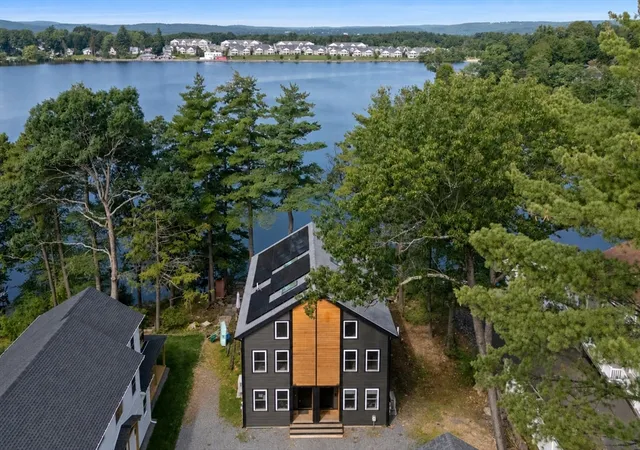 2nd image of 66 Laurel Lane #66, Lunenburg, MA 01462 | MLS# 73565871