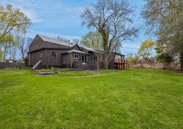 Photo 3 of Single family home for sale at 32 Morris St, Seekonk, MA 02771 | MLS# 73508274 | Listing updated on 2026-08-21