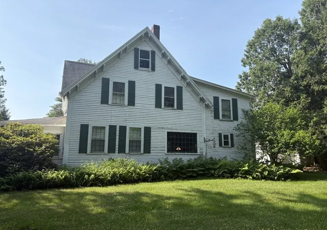 14th image of 12 Nelson Pl, Worcester, MA 01605 | MLS# 73557009