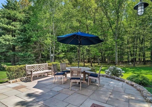 4th image of 10 Chandler Circle, Weston, MA 02493 | MLS# 73535557