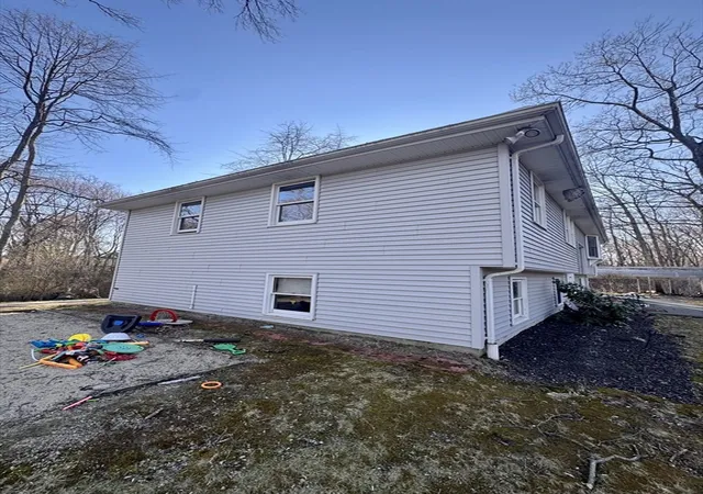 2nd image of 21 Park Dr, Attleboro, MA 02703 | MLS# 73500231