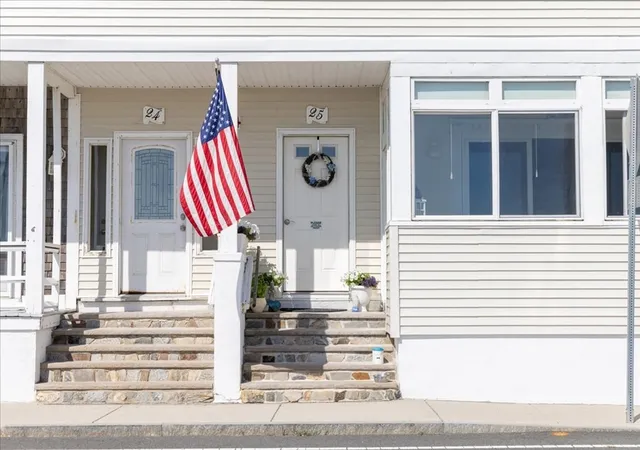2nd image of 25 Winthrop Shore Dr #1, Winthrop, MA 02152 | MLS# 73555750