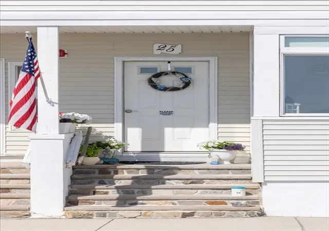 3rd image of 25 Winthrop Shore Dr #1, Winthrop, MA 02152 | MLS# 73555750