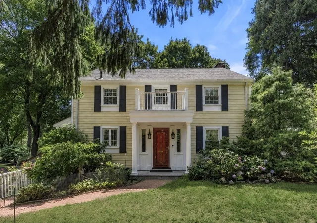 1st image of 560 Worcester St, Wellesley, MA 02481 | MLS# 73566903