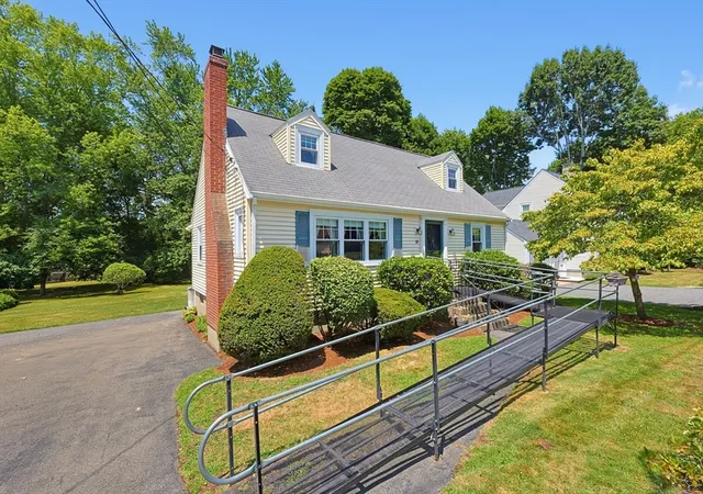 1st image of 11 Bright St, Waltham, MA 02453 | MLS# 73547519