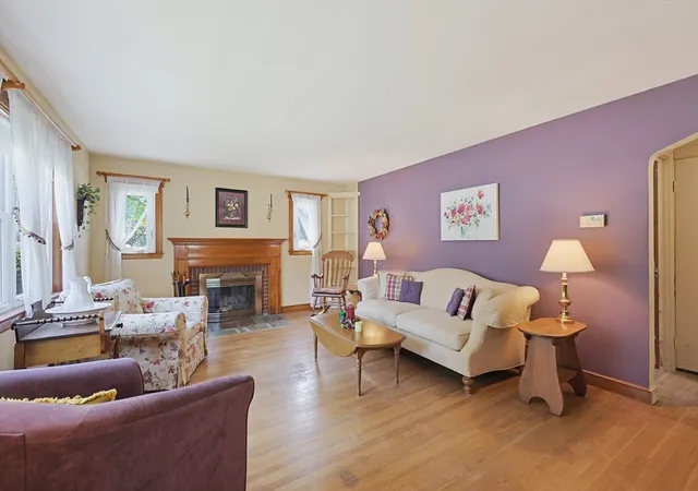 4th image of 11 Bright St, Waltham, MA 02453 | MLS# 73547519