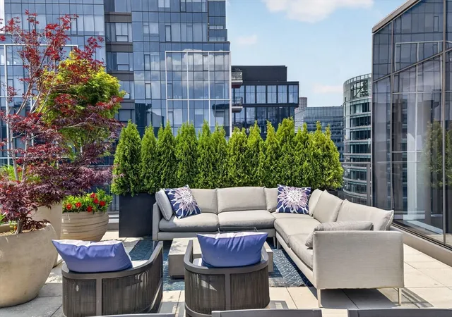 1st image of 135 Seaport Blvd #2007, Boston, MA 02210 | MLS# 73561975
