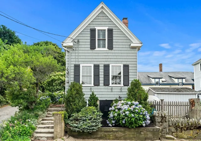 2nd image of 14 Linden Street, Marblehead, MA 01945 | MLS# 73550335