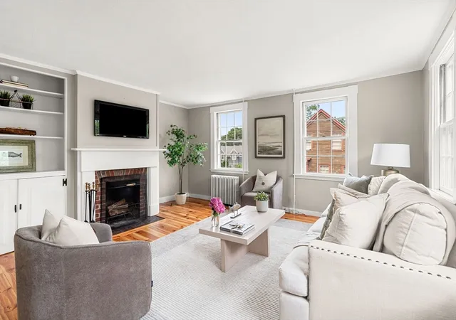 Photo 3 of Sale Pending at 14 Linden St, Marblehead, MA 01945 | MLS# 73550335 | Listing updated on 2026-09-29