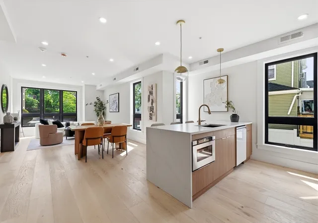 1st image of 17 Holmes #1, Quincy, MA 02171 | MLS# 73568277