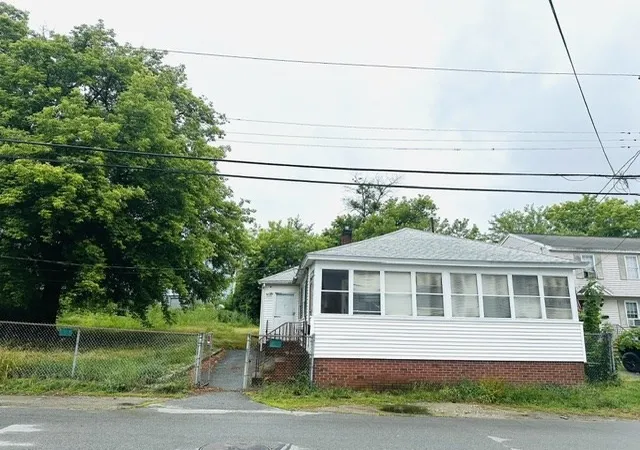 Homes for sale in Lowell, MA | 10 Lafayette St, Lowell, MA 01854 | MLS# 73539705