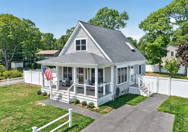 2nd image of 245 Edgewater Dr East, East Falmouth, MA 02536 | MLS# 73533052
