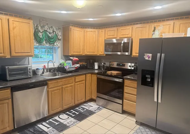 2nd image of 17 Foster St #15, Brockton, MA 02301 | MLS# 73531196