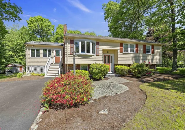 Homes for sale in Stoughton, MA | 156 Third St, Stoughton, MA 02072 | MLS# 73527969