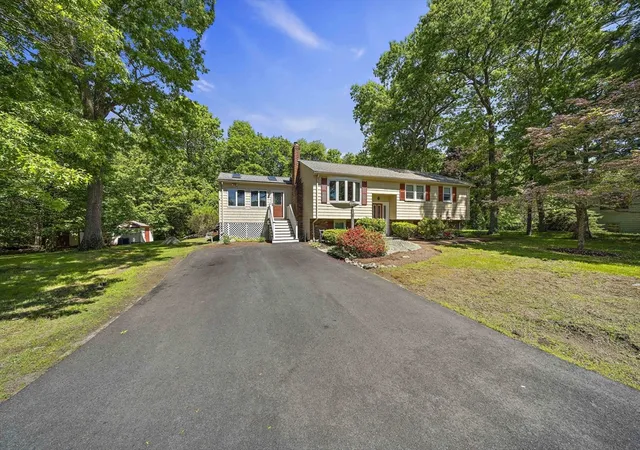 Homes for sale in Stoughton, MA | 156 Third St, Stoughton, MA 02072 | MLS# 73527969