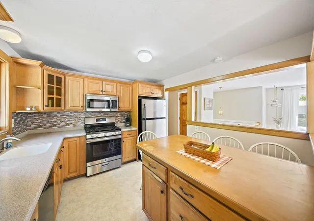 Homes for sale in Stoughton, MA | 156 Third St, Stoughton, MA 02072 | MLS# 73527969
