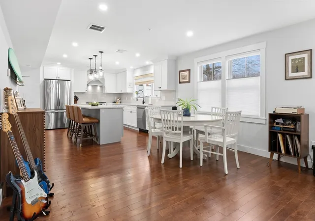 Listing Photo 5 - Condo for sale in building located at 126-128 High St, Ipswich, MA 01938 - Unit #7