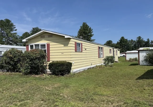 Photo 3 of Sale Pending at 4 Fair Ln, Westfield, MA 01085 | MLS# 73562418 | Listing updated on 2026-09-11