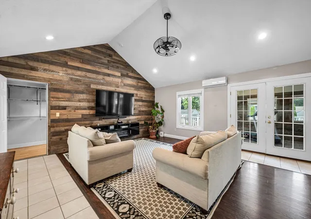 5th image of 35 East Glen St, Westfield, MA 01085 | MLS# 73560037
