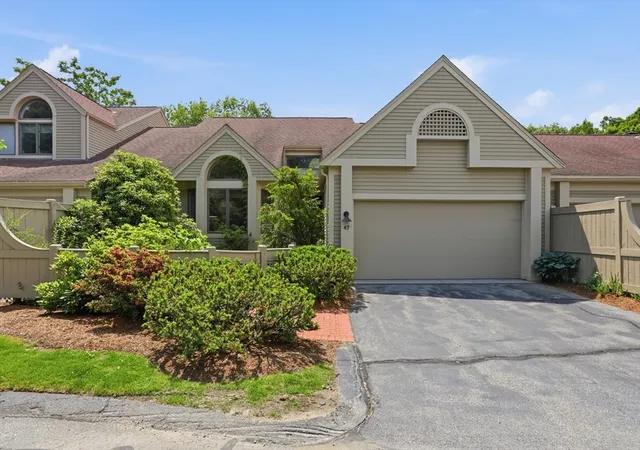 Homes for sale in Winchester, MA | 7 Wainwright Road #47, Winchester, MA 01890 | MLS# 73534894