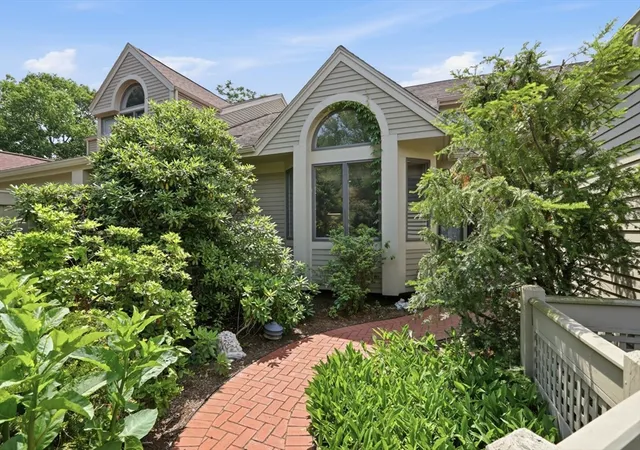 Homes for sale in Winchester, MA | 7 Wainwright Road #47, Winchester, MA 01890 | MLS# 73534894