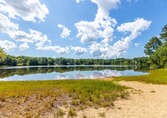 3rd image of 132 Williams Ave, Pocasset, MA 02559 | MLS# 73558494