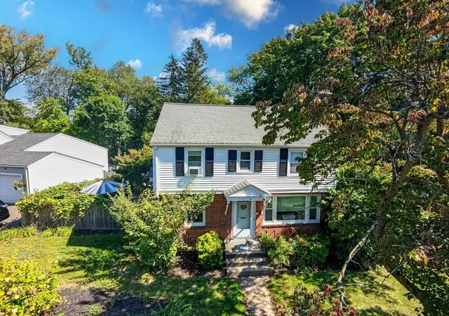 2nd image of 1 Lexington St, South Hadley, MA 01075 | MLS# 73535850