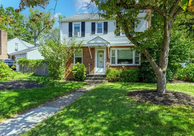 3rd image of 1 Lexington St, South Hadley, MA 01075 | MLS# 73535850