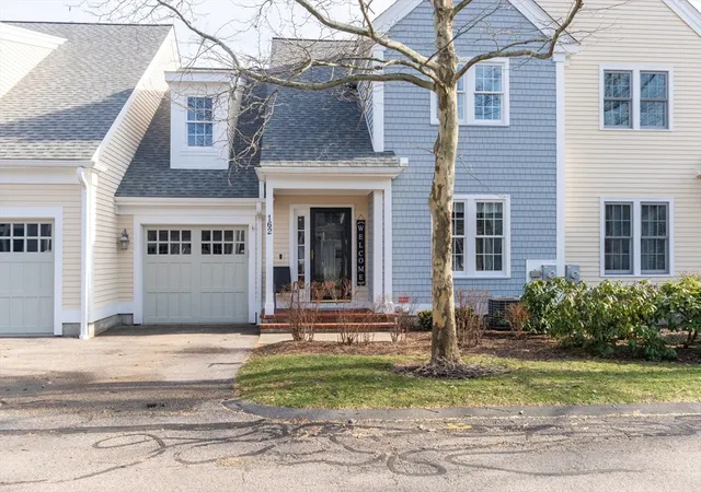 2nd image of 162 Godfrey Dr #162, Norton, MA 02766 | MLS# 73496809