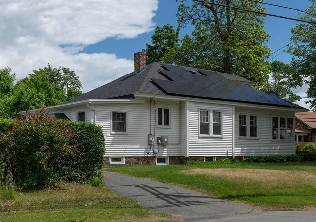 Homes for sale in Greenfield, MA | 342 Davis St, Greenfield, MA 01301 | MLS# 73533591
