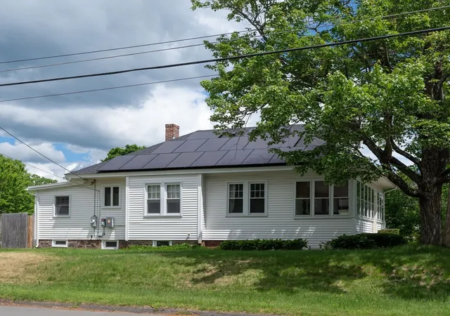 Homes for sale in Greenfield, MA | 342 Davis St, Greenfield, MA 01301 | MLS# 73533591