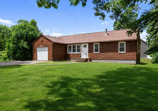 1st image of 1096 Taunton Ave, Seekonk, MA 02771 | MLS# 73537886