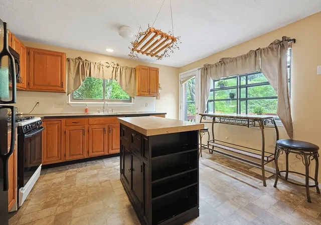 Listing Photo 5 - Condo for sale in building located at 25 Country Clb Ln, Milford, MA 01757 - Unit #D