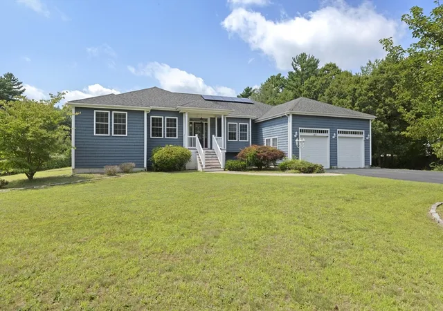 Photo 3 of Sale Pending at 40 N Precinct St, East Taunton, MA 02718 | MLS# 73564039 | Listing updated on 2026-09-08