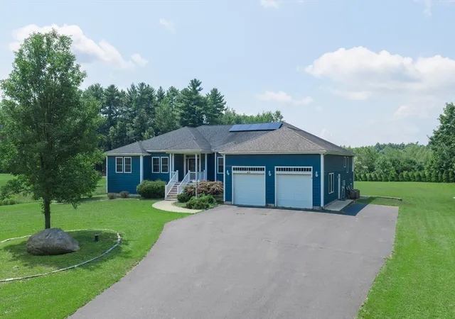 Photo 3 of Sale Pending at 40 N Precinct St, East Taunton, MA 02718 | MLS# 73564039 | Listing updated on 2026-09-08