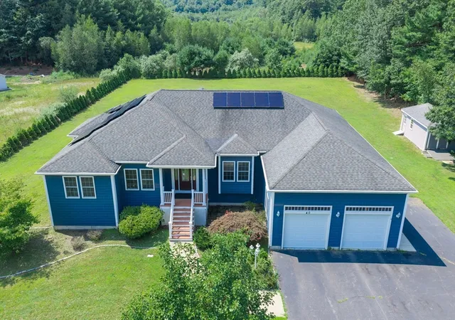Photo 4 of Sale Pending at 40 N Precinct St, East Taunton, MA 02718 | MLS# 73564039 | Listing updated on 2026-09-08