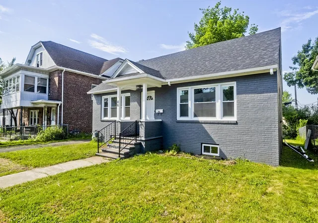 2nd image of 46 Knollwood St, Springfield, MA 01104 | MLS# 73522206