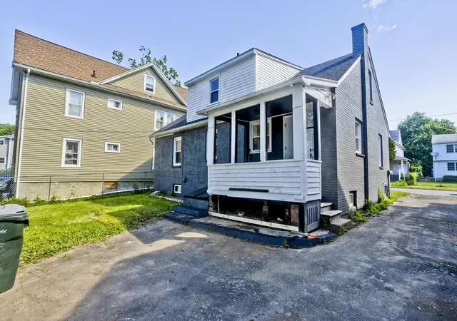 4th image of 46 Knollwood St, Springfield, MA 01104 | MLS# 73522206