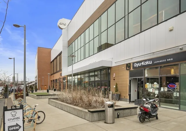 Listing Photo 2 - Condo for sale in 25 Hillsboro Street located at 25 Hillsboro St, Boston, MA 02125 - Unit #1