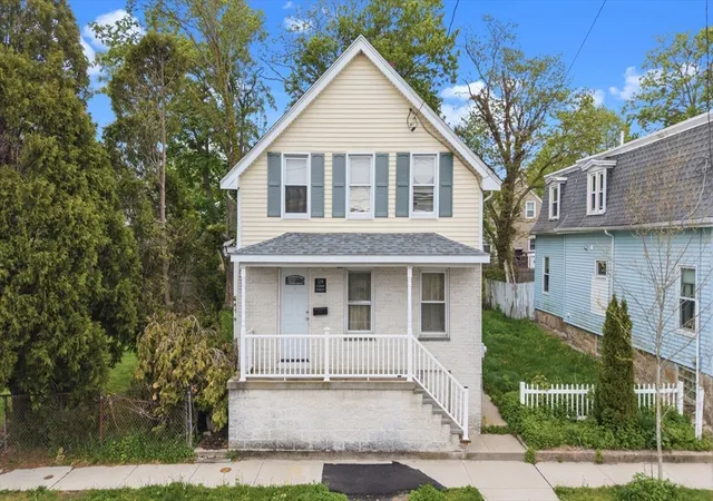 Homes for sale in New Bedford, MA | 128 Cedar St, New Bedford, MA 02740 | MLS# 73518415
