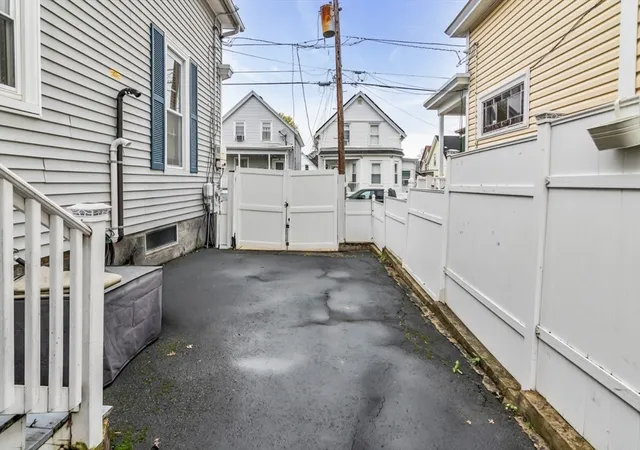 3rd image of 42 D St, Lowell, MA 01851 | MLS# 73520898