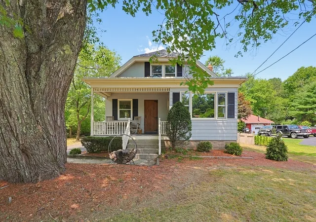 Photo 3 of Single family home for sale at 640 Pulaski Blvd, Bellingham, MA 02019 | MLS# 73553903 | Listing updated on 2026-09-18