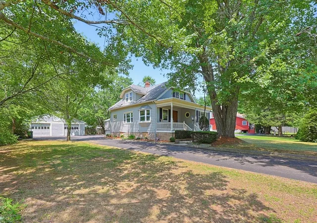 Photo 4 of Single family home for sale at 640 Pulaski Blvd, Bellingham, MA 02019 | MLS# 73553903 | Listing updated on 2026-09-18