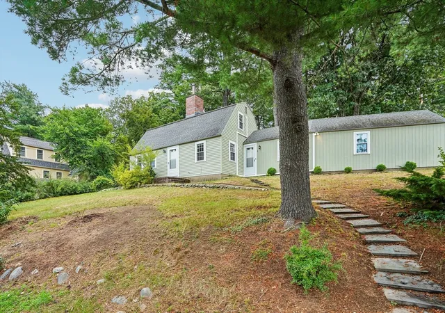 3rd image of 1 Constitution Rd, Lexington, MA 02421 | MLS# 73565983