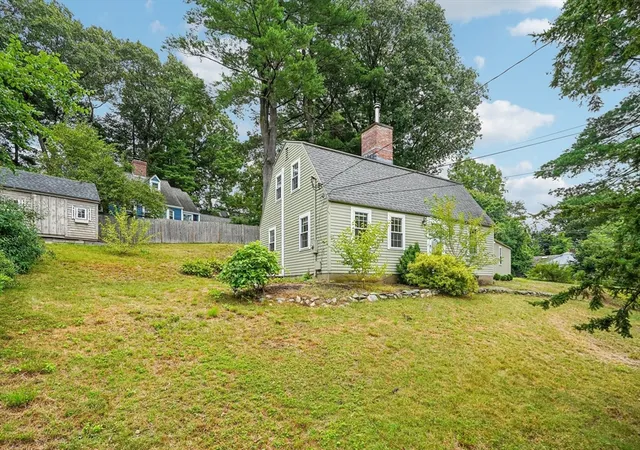 4th image of 1 Constitution Rd, Lexington, MA 02421 | MLS# 73565983