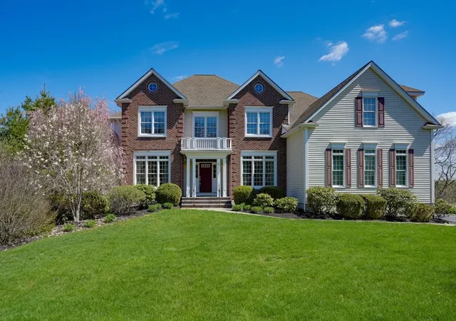 Homes for sale in Wrentham, MA | 18 Manchester Dr, Wrentham, MA 02093 | MLS# 73505788