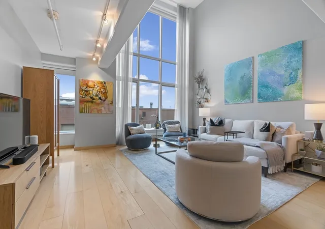 3rd image of 25 Channel Ctr, Boston, MA 02210