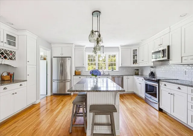 2nd image of 6 Heron Rd, Halifax, MA 02338 | MLS# 73546556