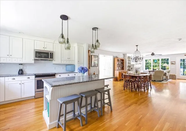 4th image of 6 Heron Rd, Halifax, MA 02338 | MLS# 73546556