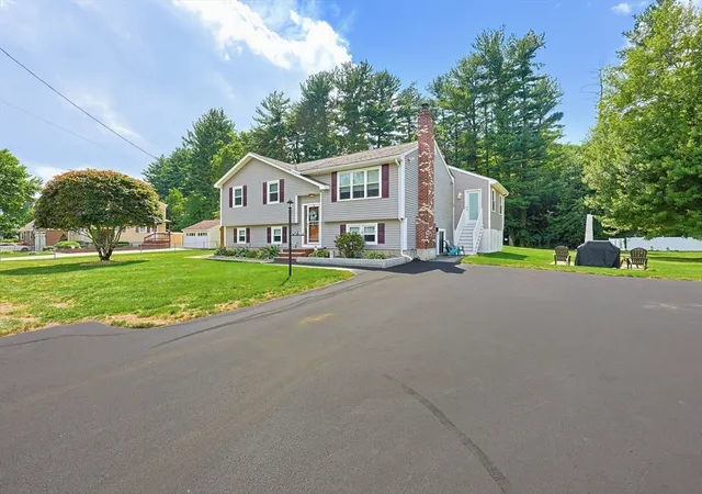 2nd image of 19 Bellflower Rd, Billerica, MA 01821 | MLS# 73565479